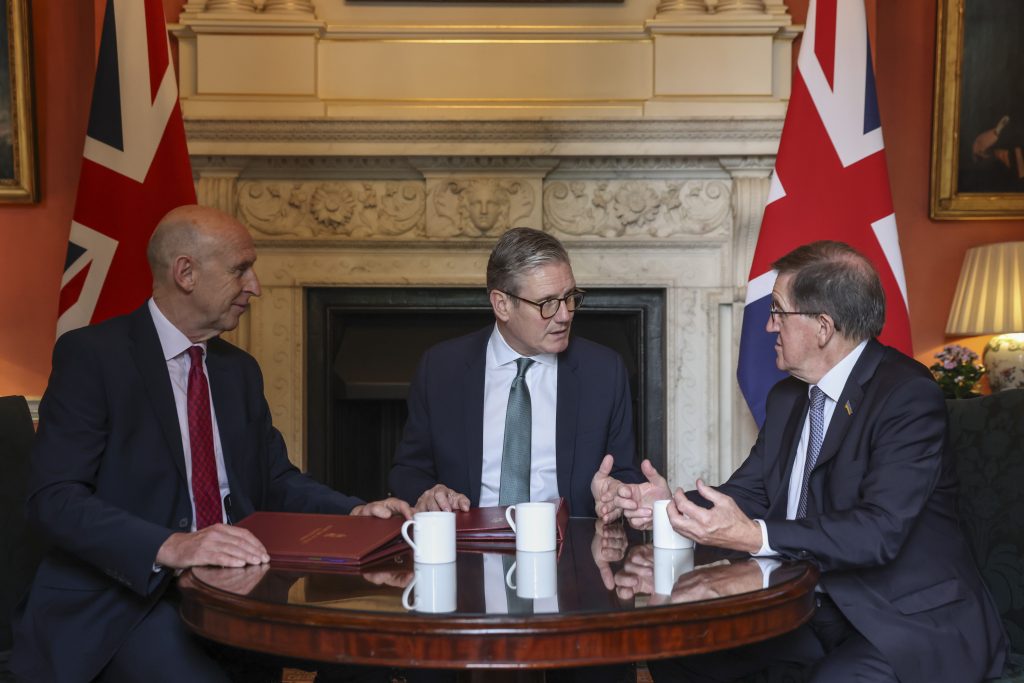 UK Government members Healey and Starmer meet Lord Robertson